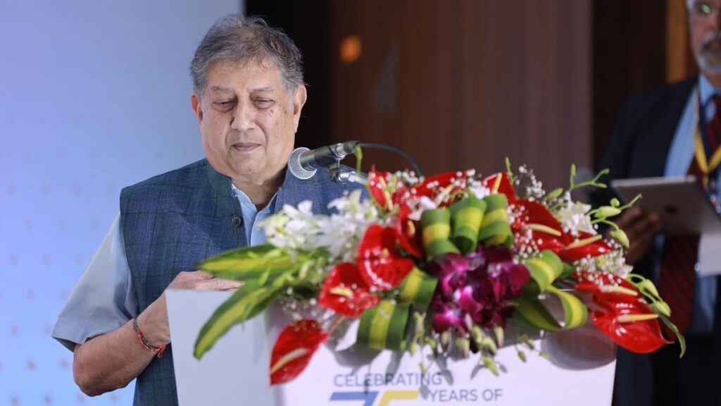 पूर्व आईसीसी चेयरमैन एन. श्रीनिवासन ने अल्ट्राटेक डील के बाद इंडिया सीमेंट्स के सीईओ और एमडी पद से इस्तीफा दिया