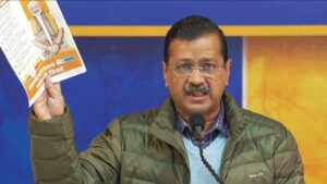 मुफ्त सुविधाओं पर जंग: दिल्ली चुनाव से पहले कल्याणकारी योजनाओं को लेकर आप और भाजपा में तकरार