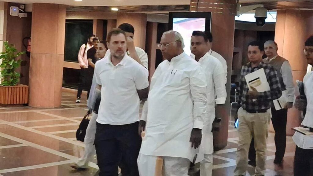 पहलगाम आतंकी हमला: विपक्ष ने सरकार को कोई भी कार्रवाई करने के लिए ‘पूर्ण समर्थन’ देने का वादा किया