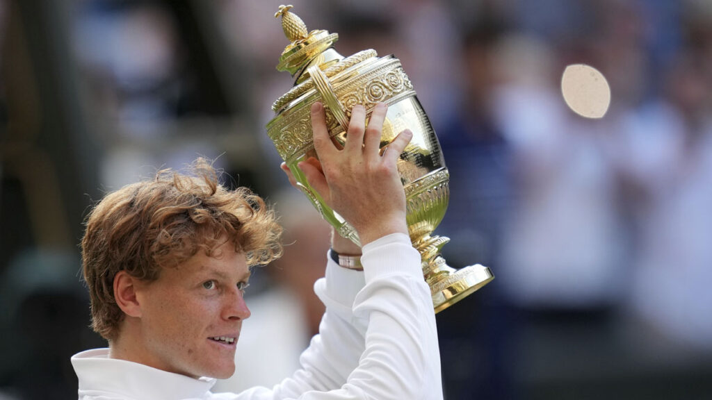 जैनिक सिनर ने दो बार के गत चैंपियन कार्लोस अल्काराज़ को हराया, विंबलडन खिताब जीतने वाले पहले इतालवी बने