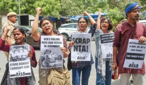 नागपुर में नीट (NEET) अभ्यर्थी की दर्दनाक आत्महत्या: सुसाइड नोट में लिखा- "कोई गारंटी नहीं कि मैं दोबारा अच्छा कर पाऊंगा", परिवार ने परीक्षा रद्द होने को बताया जिम्मेदार