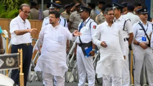 ममता बनर्जी की टीएमसी में बड़ा संकट: आंतरिक कलह अब लोकसभा तक पहुंचने के आसार, पार्टी विभाजन की कगार पर?