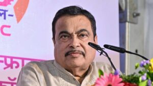 E20 ईंधन विवाद पर गडकरी का करारा जवाब: "जिन्हें इथेनॉल वाला पेट्रोल नहीं चाहिए, वे ज्यादा कीमत चुकाकर 100% शुद्ध पेट्रोल लें"