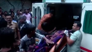 मुंबई लैंडस्लाइड (Mumbai Landslide): भारी बारिश के बीच कुर्ला में चट्टान खिसकी, 2 की मौत, मलबे में कई लोगों के दबे होने की आशंका