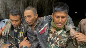 नेपाल बाढ़ का चमत्कार: 10 दिन बाद मलबे से जिंदा निकाली गई 64 वर्षीय महिला और चीनी नागरिक